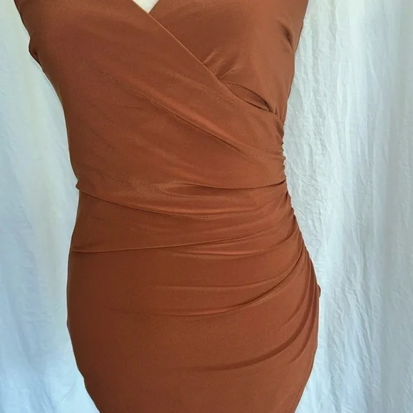 Windsor: Bodycon Dress in Cognac: Size S/M - Picture 2 of 7